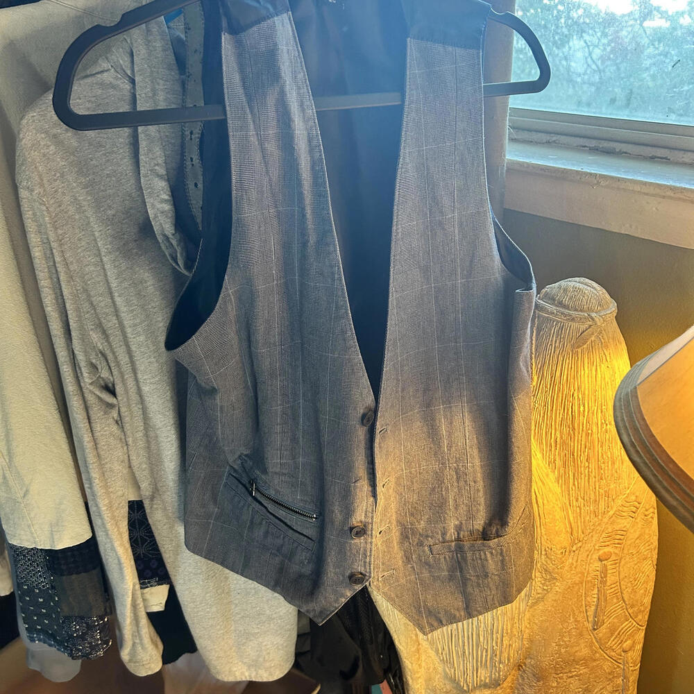 Attention Men's Modern Fit Gray Vest - Medium